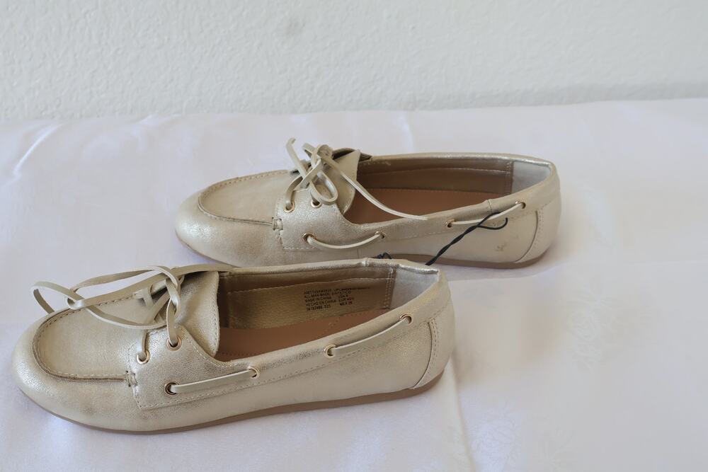 Time & Tru Metallic Gold Boat Shoes Loafers – Size 9 – NWOT